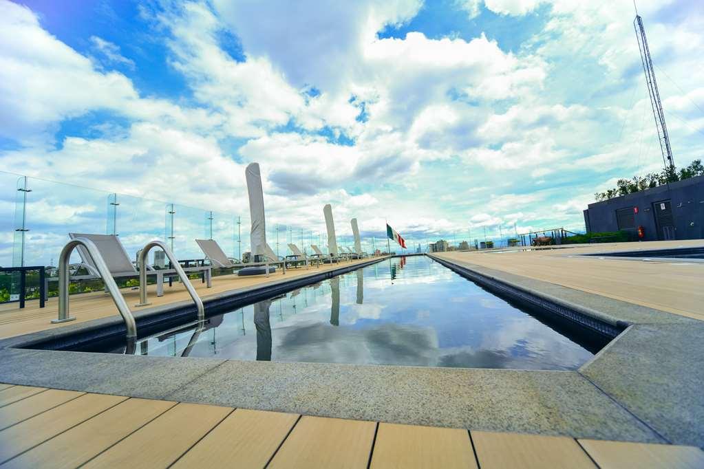 Galeria Plaza San Jeronimo Ξενοδοχείο Μεξικό Ανέσεις φωτογραφία The rooftop pool at the hotel